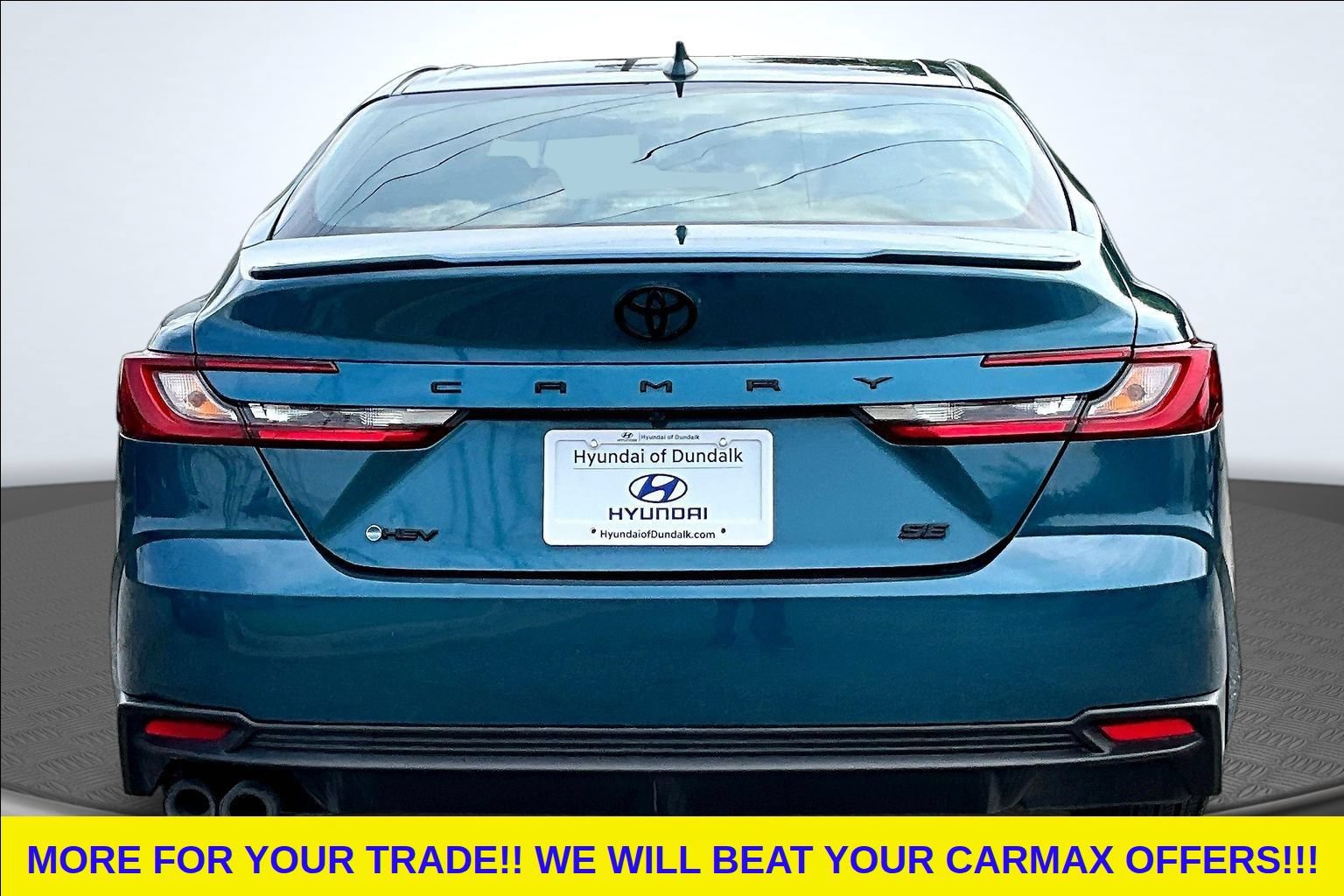 Used 2025 Toyota Camry SE FWD image 4
