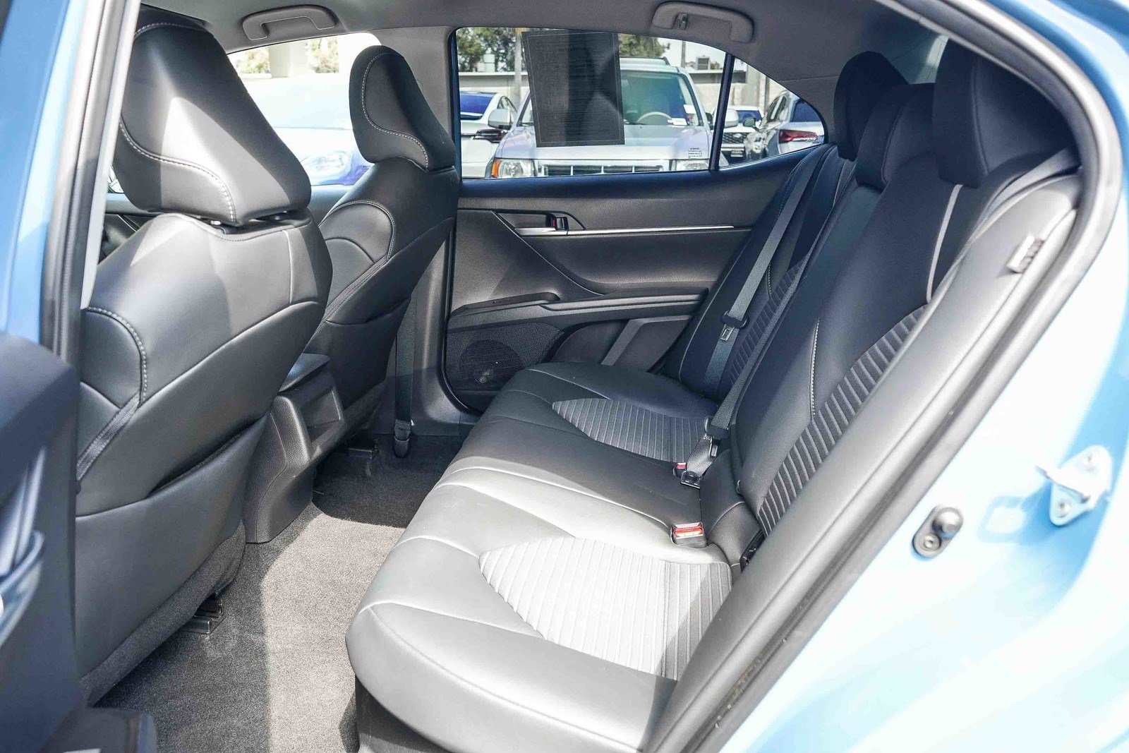 Used 2024 Toyota Camry SE w/ Cold Weather Package FWD image 17