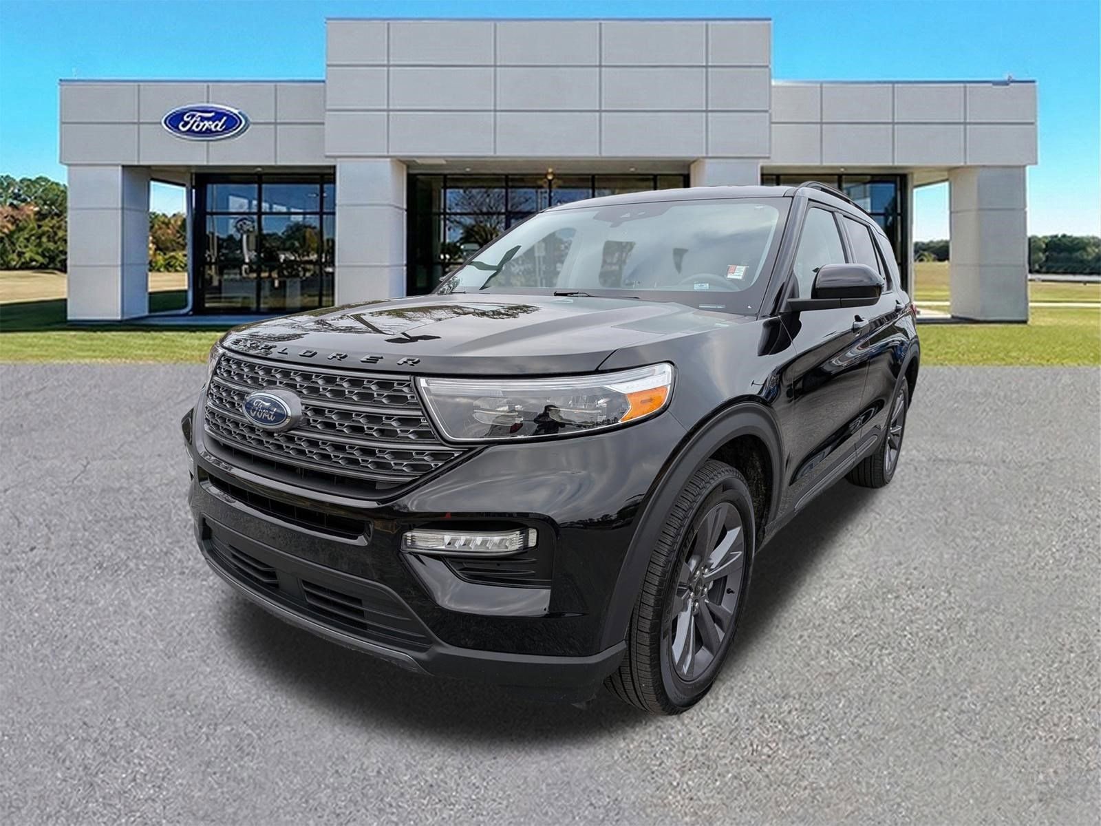 Certified 2023 Ford Explorer XLT w/ Equipment Group 202A image 8