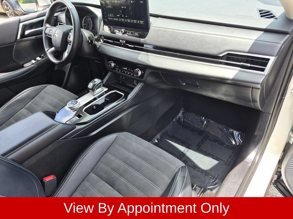 Used 2025 Mitsubishi Outlander SE AWD/4WD image 33