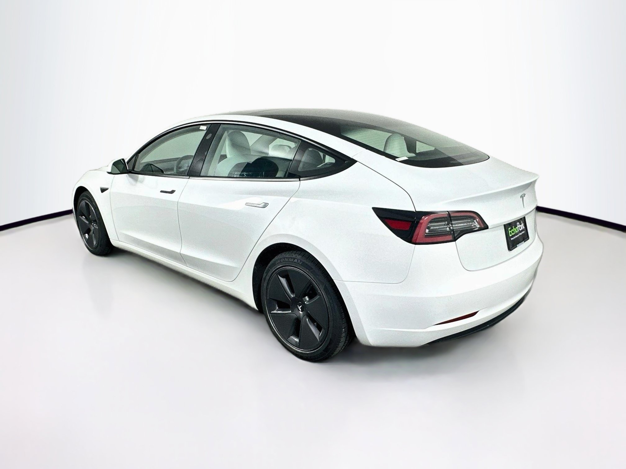 Used 2022 Tesla Model 3 Standard Range Plus RWD image 5