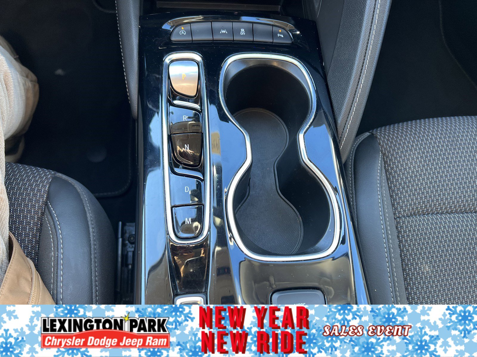 Used 2023 Buick Envision Preferred image 25