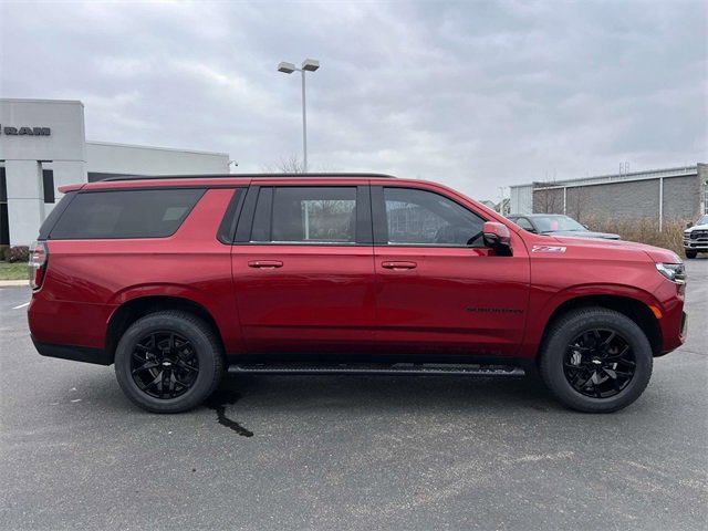 Used 2022 Chevrolet Suburban Z71 w/ Luxury Package image 8