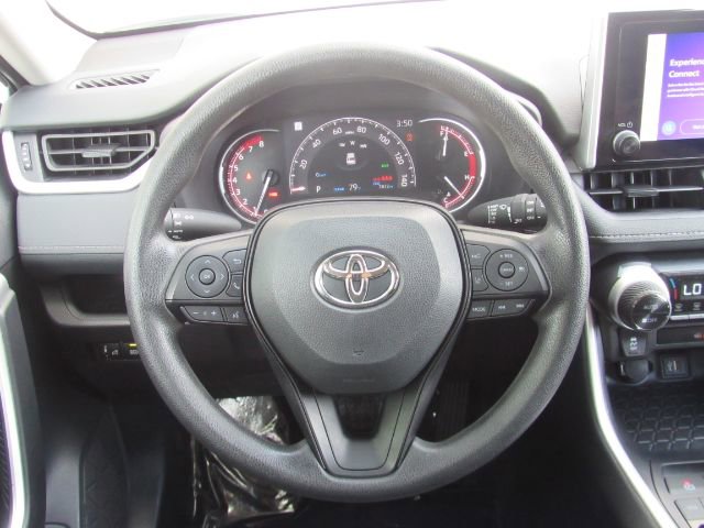 Used 2025 Toyota RAV4 XLE image 32