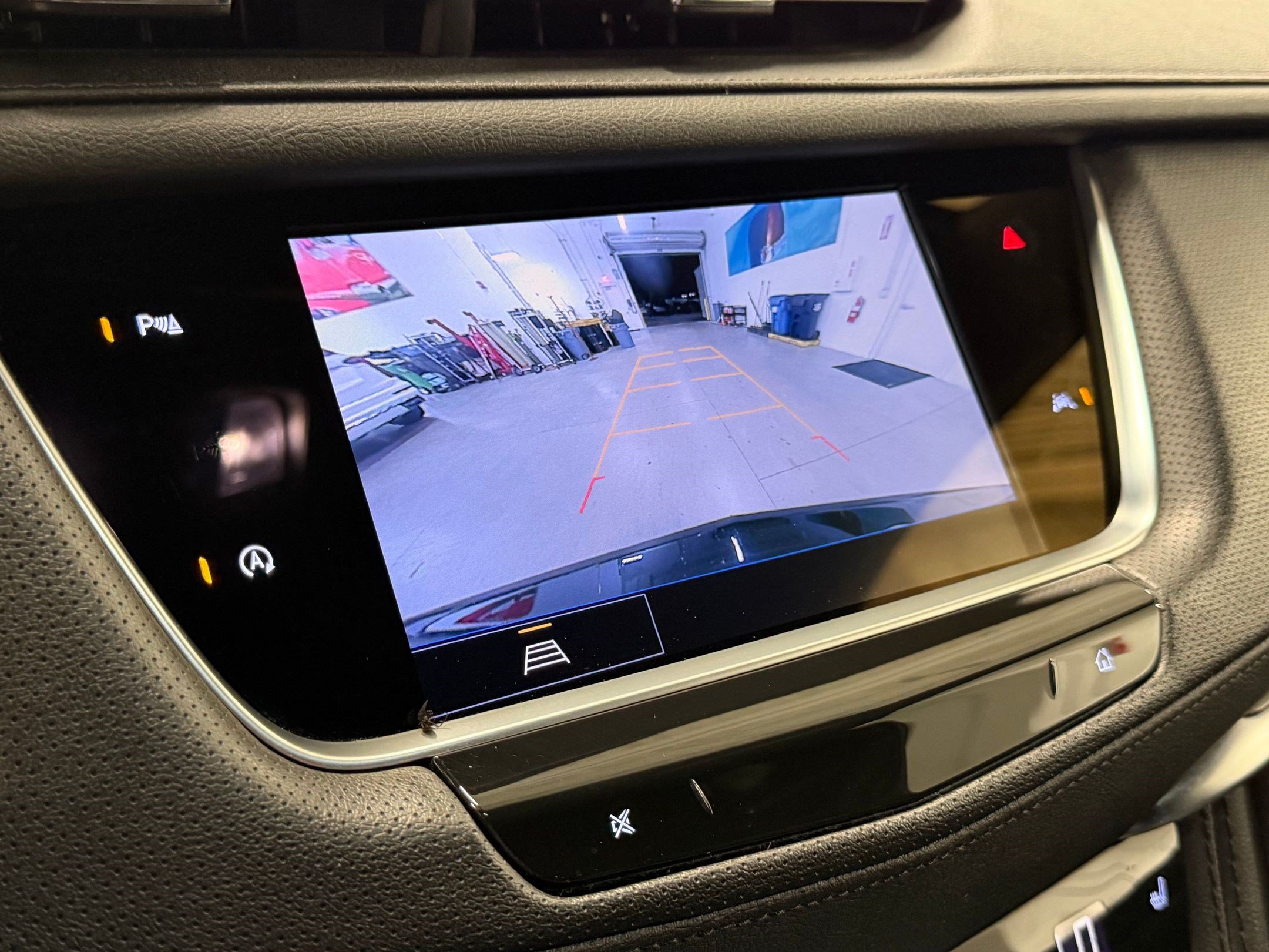 Certified 2025 Cadillac XT6 Luxury FWD image 27