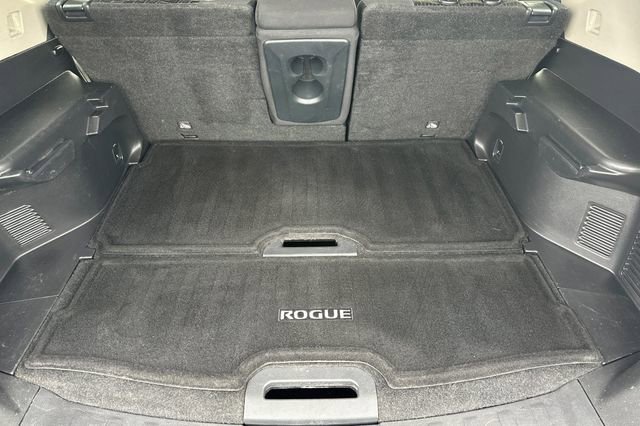 Used 2018 Nissan Rogue SV w/ Premium Package image 21