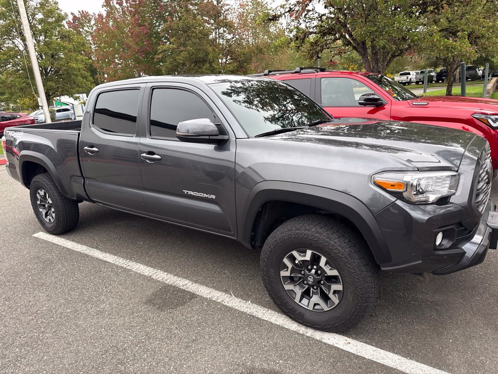 Used 2022 Toyota Tacoma TRD Off-Road AWD/4WD image 2
