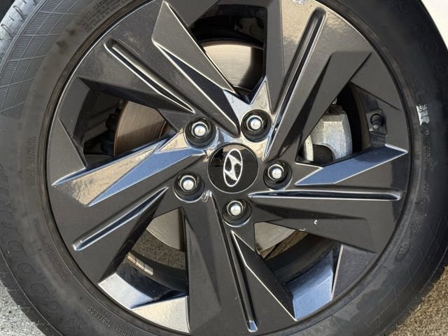 Used 2022 Hyundai Elantra SEL image 8
