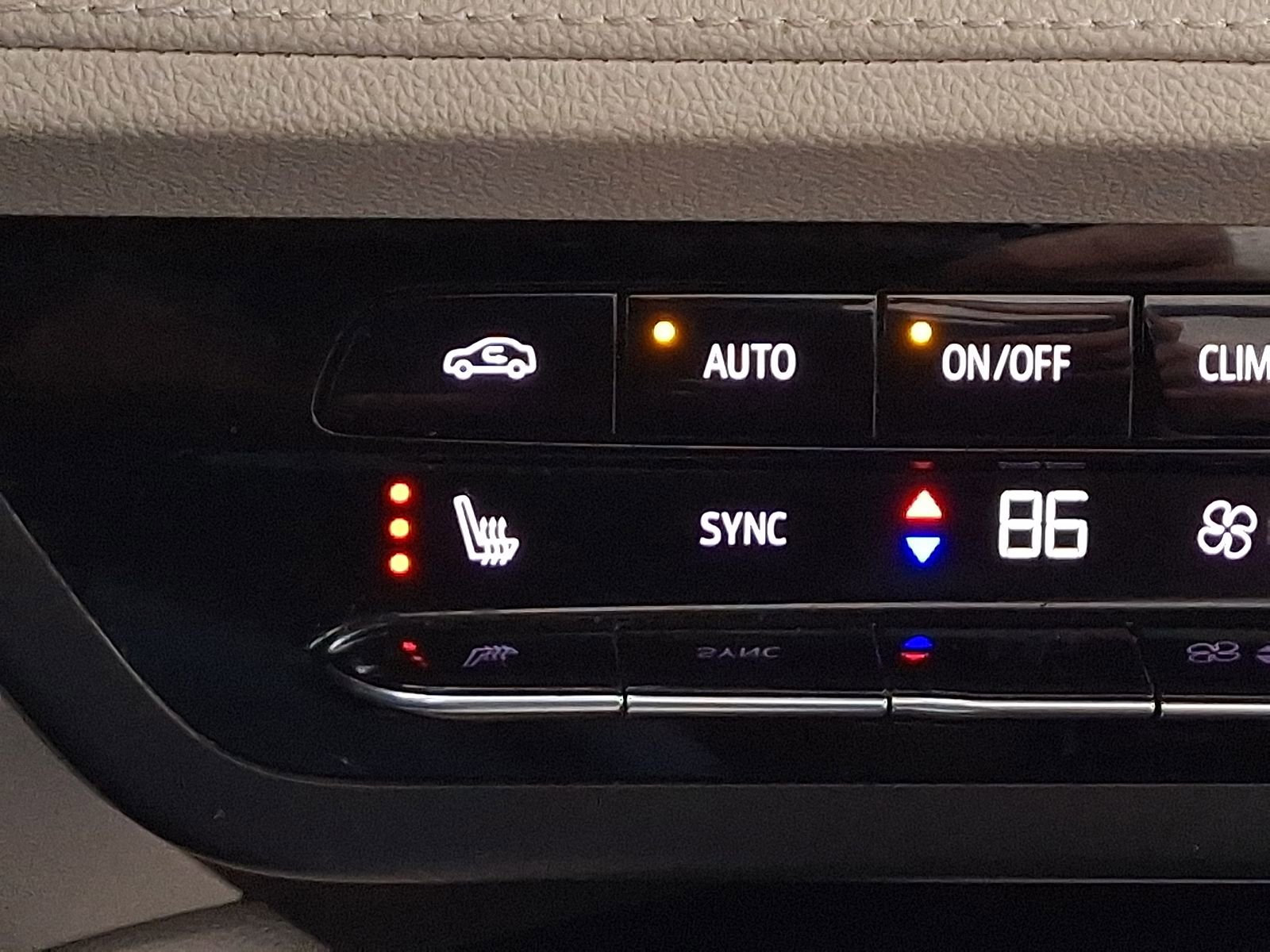 Used 2021 Buick Envision Essence AWD/4WD image 24