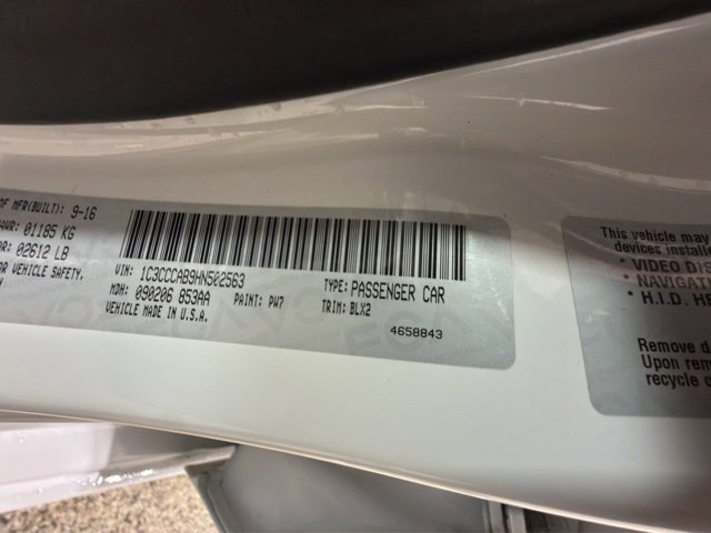 Used 2017 Chrysler 200 Limited Platinum w/ Comfort & Convenience Group image 31