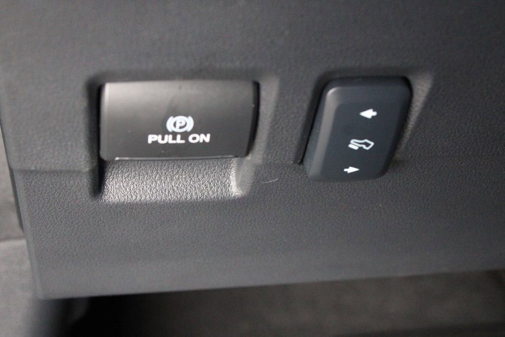 Used 2025 Ford F250 Lariat w/ FX4 Off-Road Package image 29