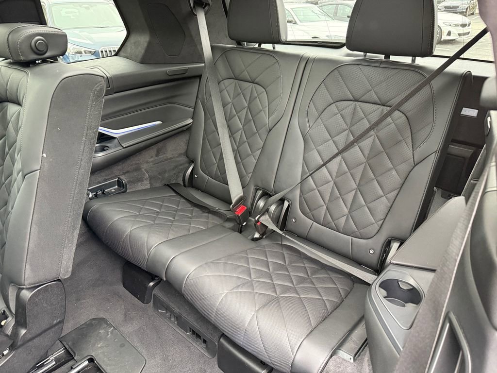 Certified 2024 BMW X7 xDrive40i w/ Executive Package image 36