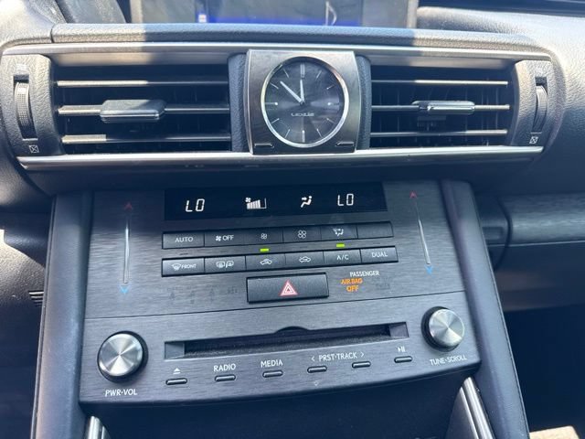 Used 2020 Lexus IS 350 F Sport w/ F Sport Package RWD image 23