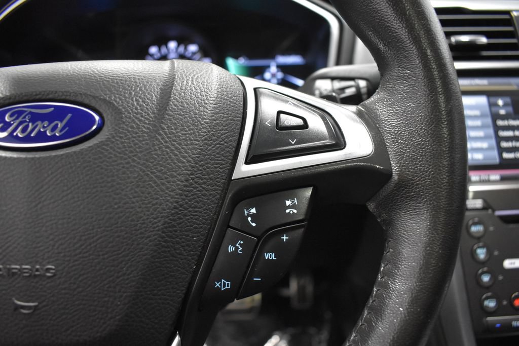 Used 2016 Ford Fusion Titanium FWD image 29
