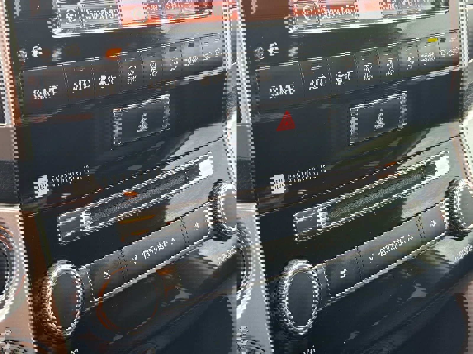 Used 2013 Toyota Land Cruiser image 24