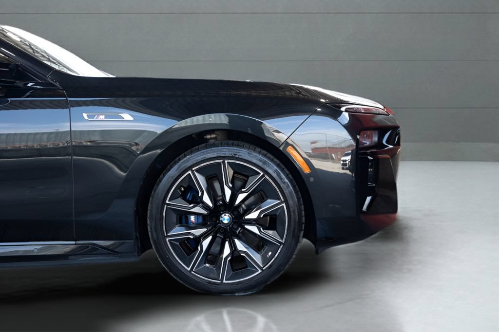 Used 2024 BMW i7 M70 AWD/4WD image 10