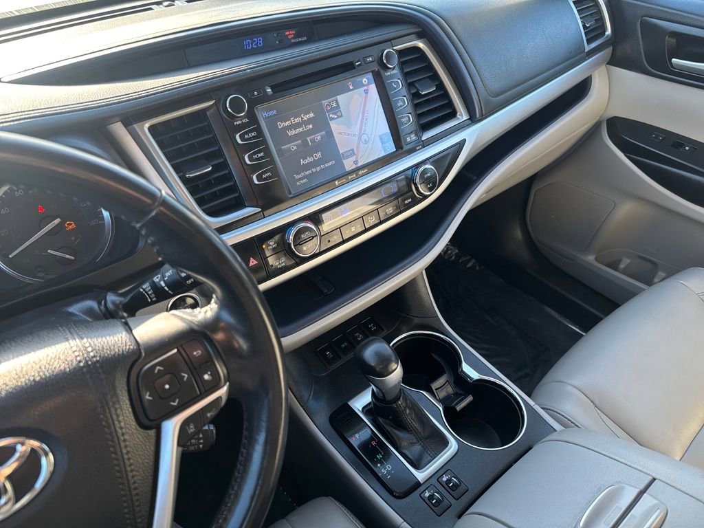 Used 2018 Toyota Highlander XLE image 21