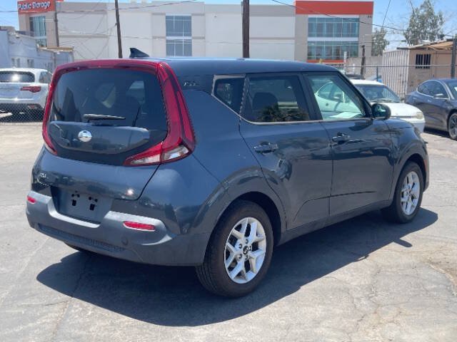 Used 2020 Kia Soul S FWD image 3