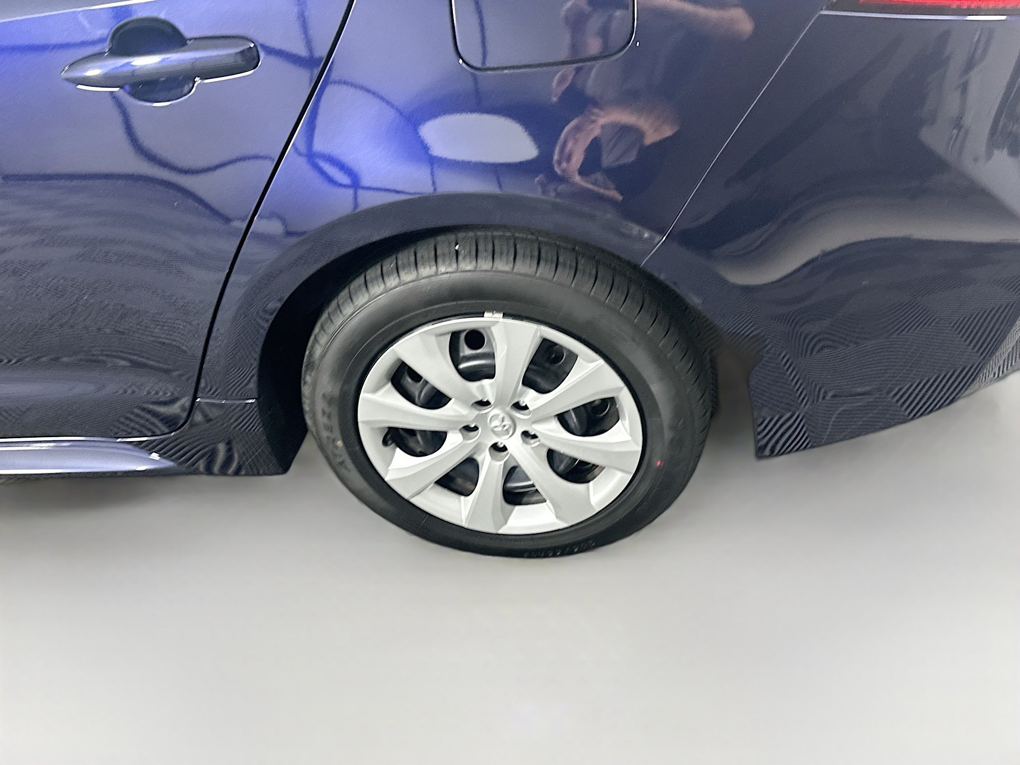 Used 2024 Toyota Corolla LE FWD image 11