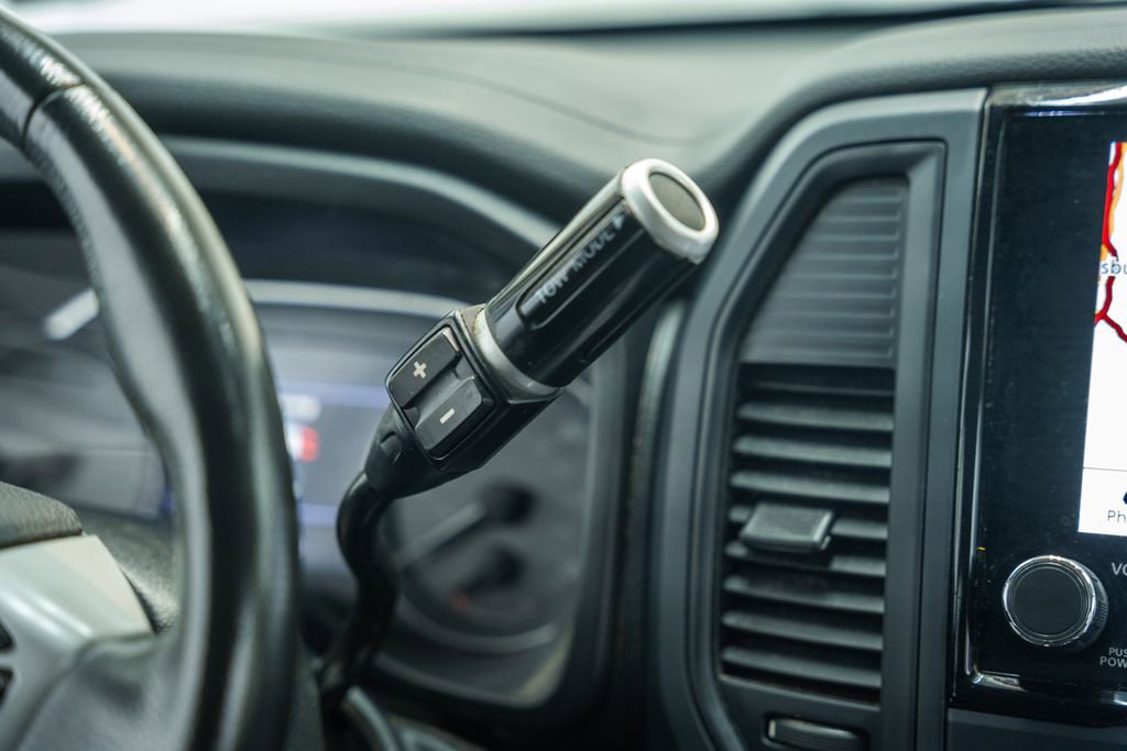 Used 2022 Nissan Titan SV w/ SV Convenience Package image 28