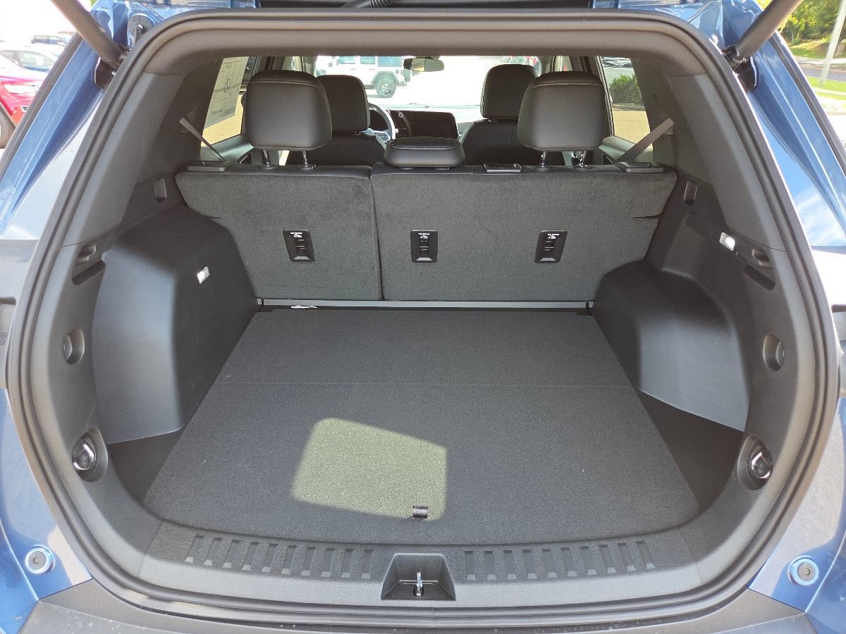 New 2027 Chevrolet Equinox LT w/ Convenience Package II FWD image 23