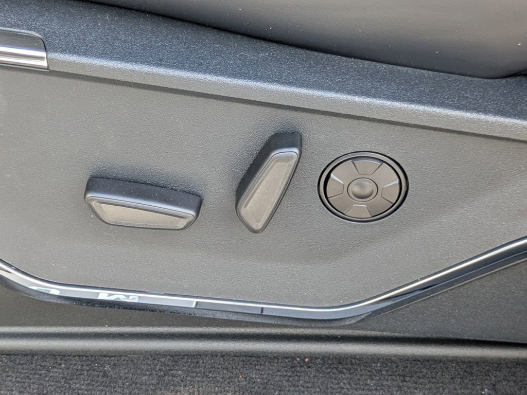 New 2026 Ford F250 Platinum image 16