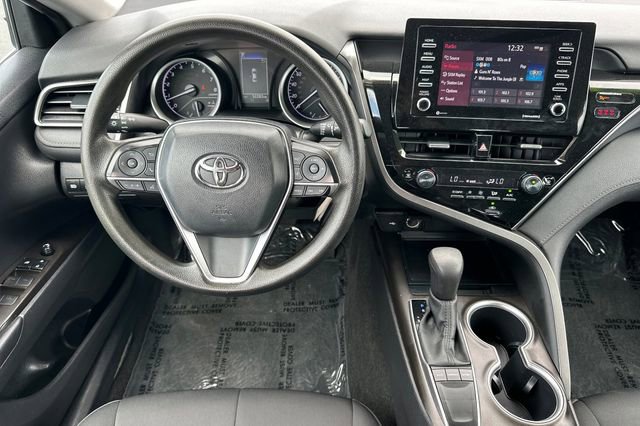 Used 2022 Toyota Camry LE FWD image 18