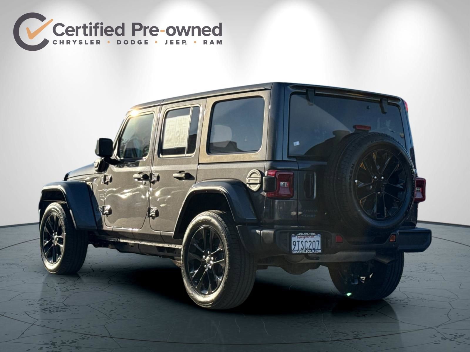Used 2025 Jeep Wrangler Unlimited Sahara w/ Safety Group image 6