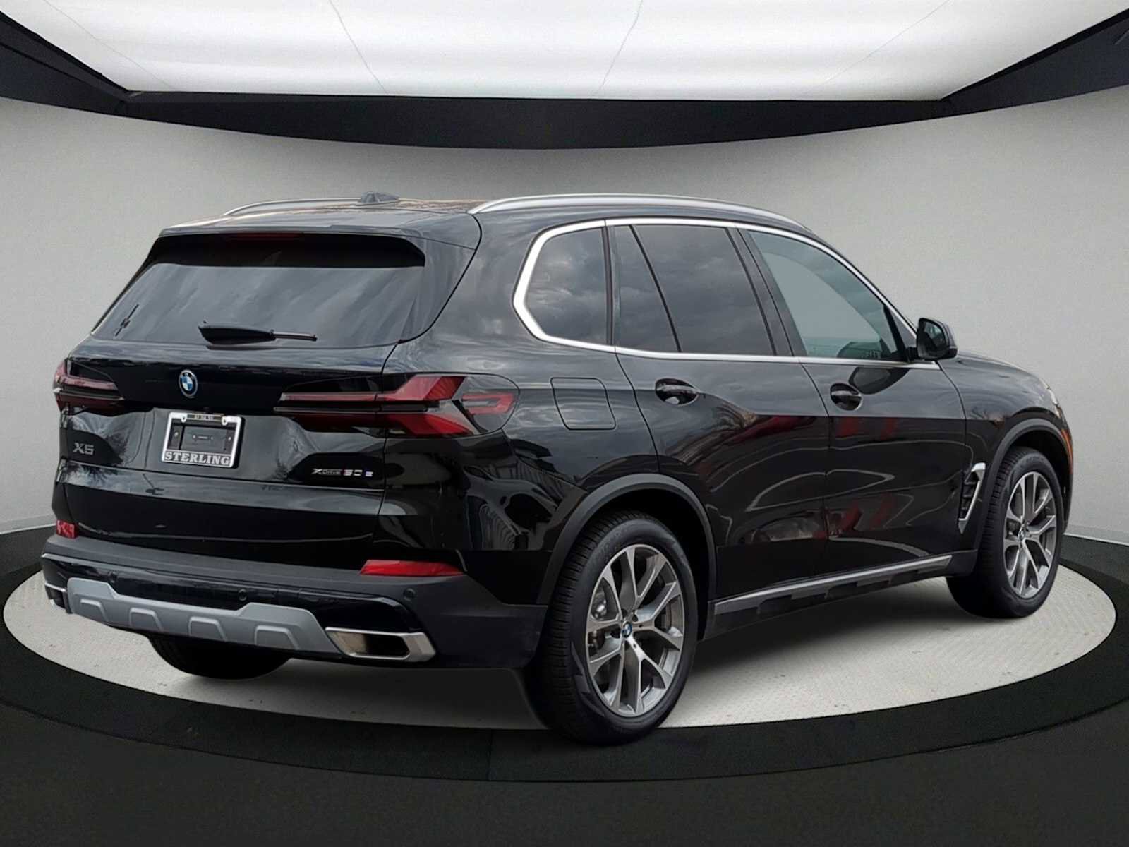 New 2026 BMW X5 xDrive50e w/ Premium Package image 8
