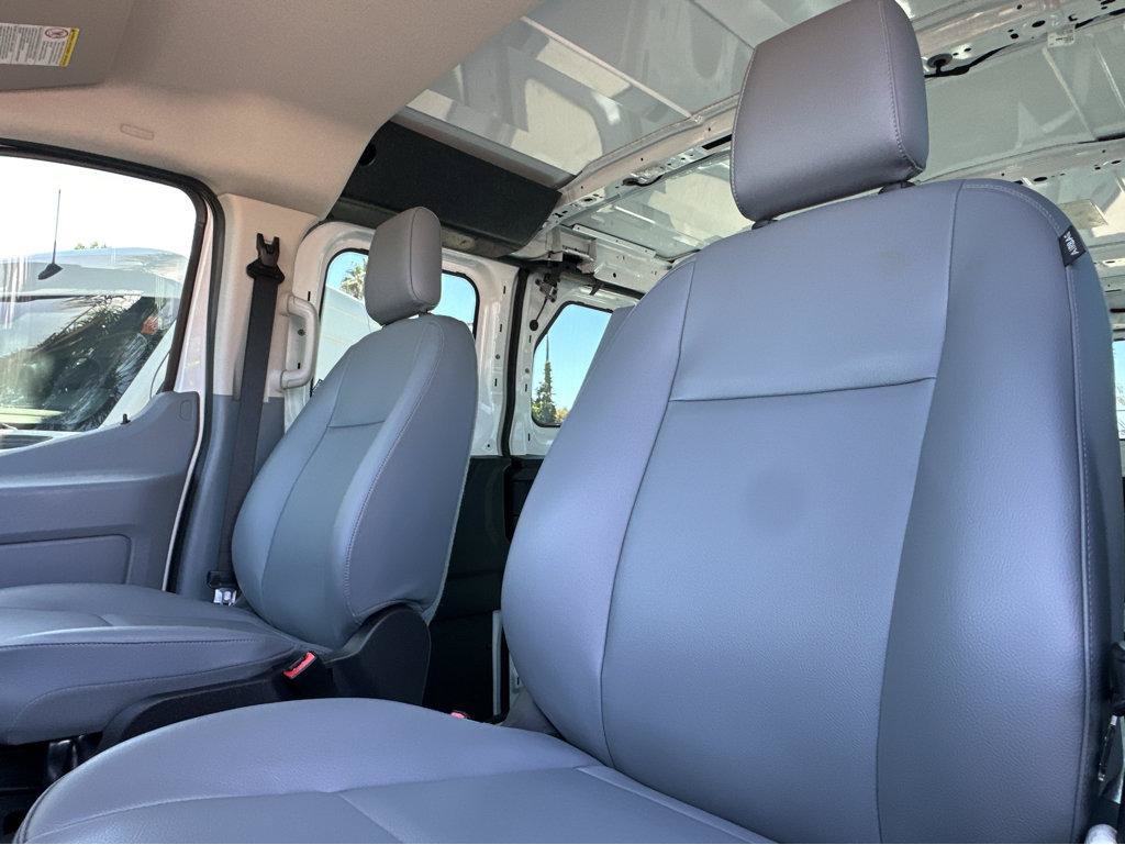 Used 2019 Ford Transit 150 148 Low Roof RWD image 7