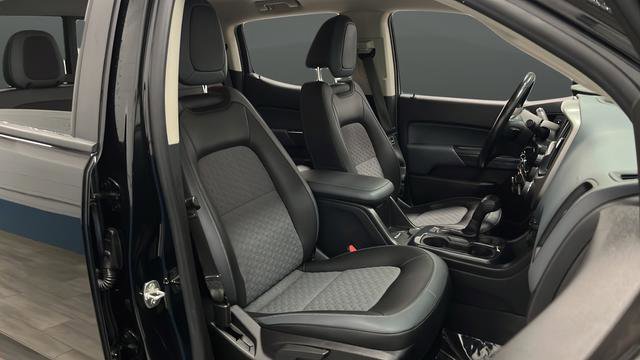 Used 2019 Chevrolet Colorado Z71 w/ Z71 Midnight Edition AWD/4WD image 23