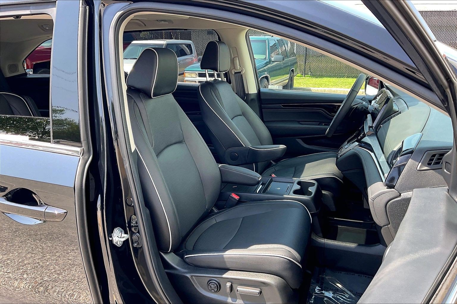 Used 2026 Honda Odyssey Elite image 9