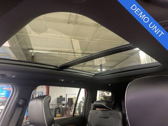 New 2025 Jeep Grand Cherokee L Summit w/ Advanced Protech Group IV image 22