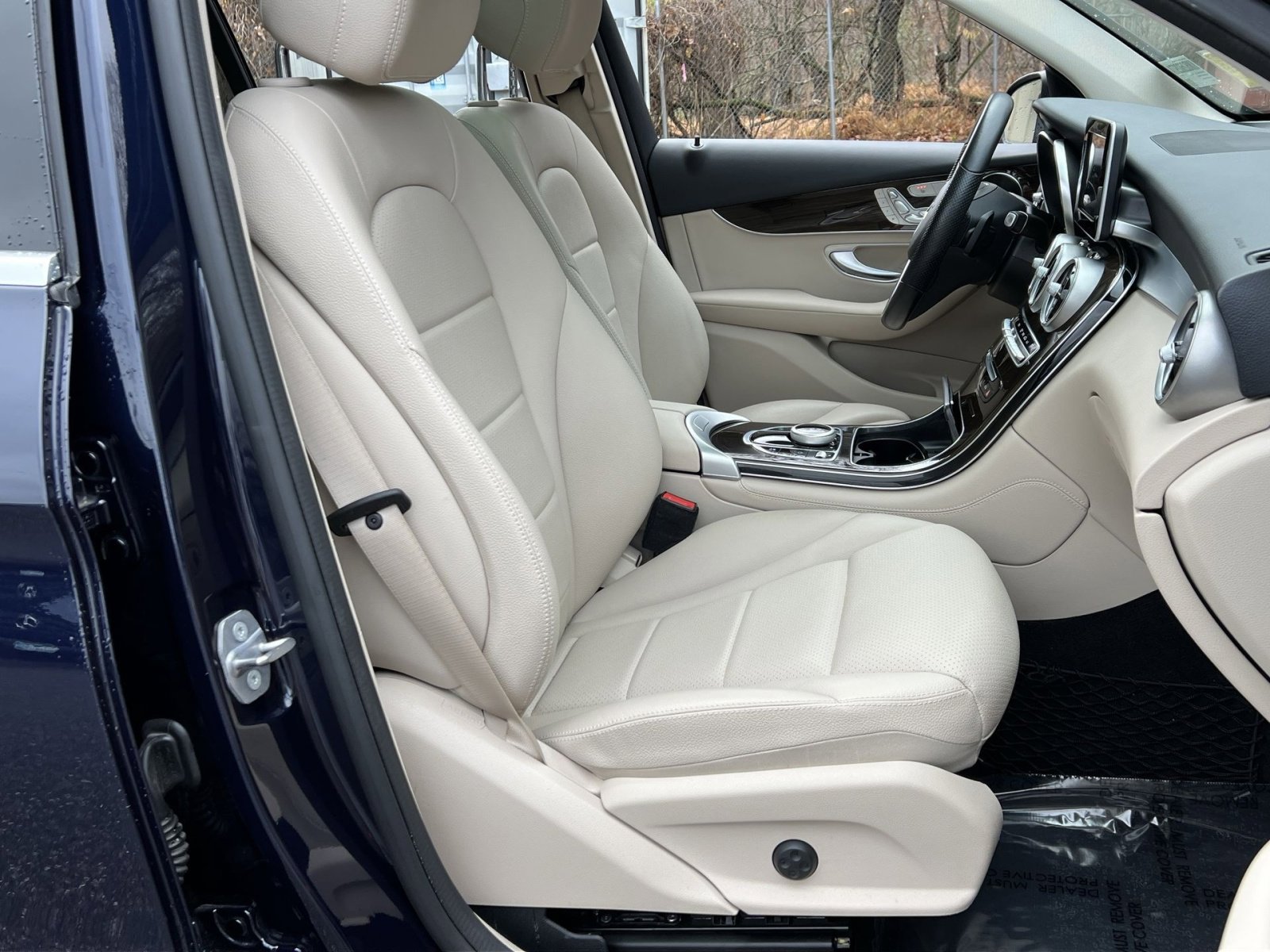 Certified 2019 Mercedes-Benz GLC 300 4MATIC image 26