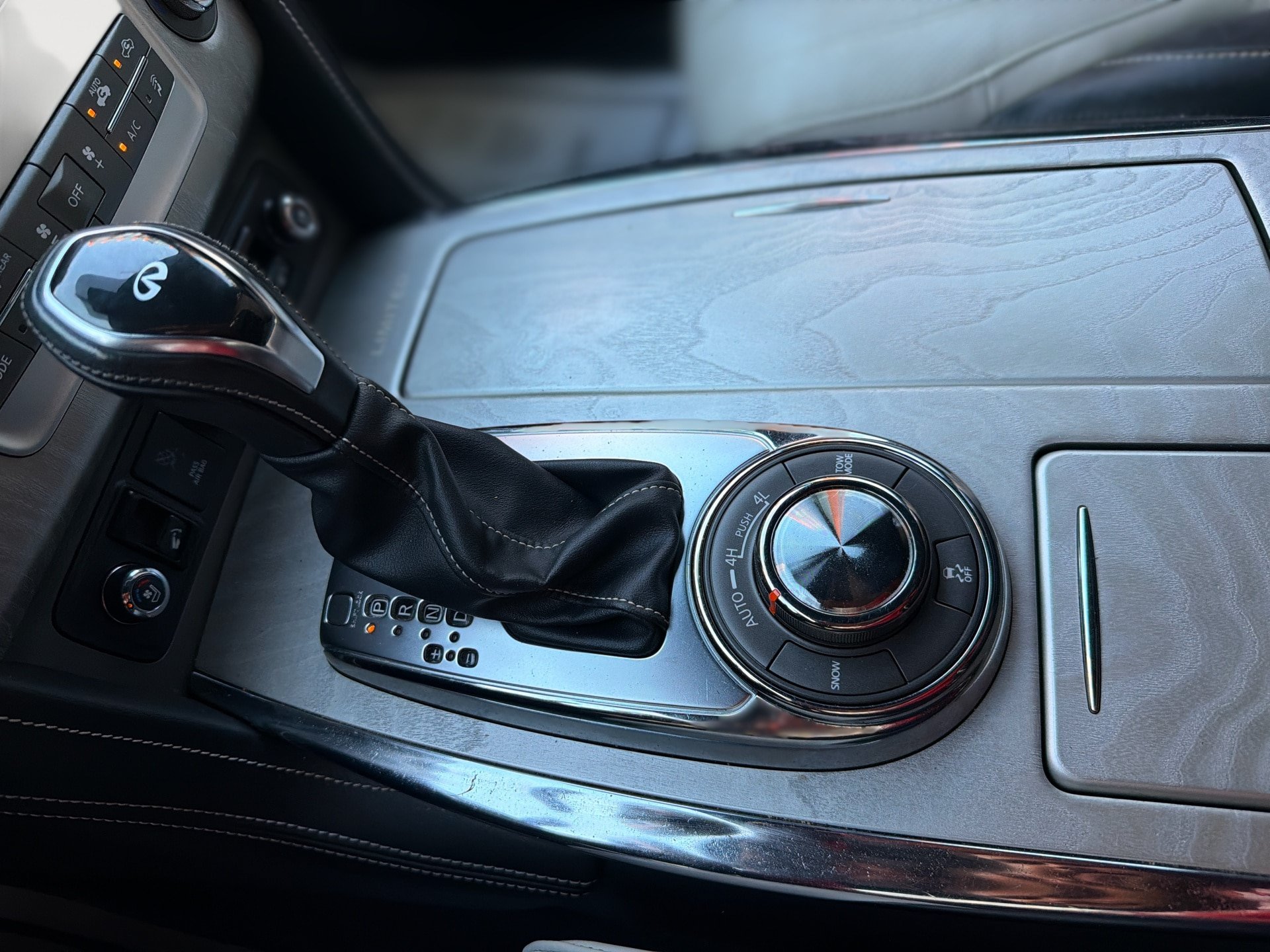Used 2019 INFINITI QX80 Limited AWD/4WD image 23