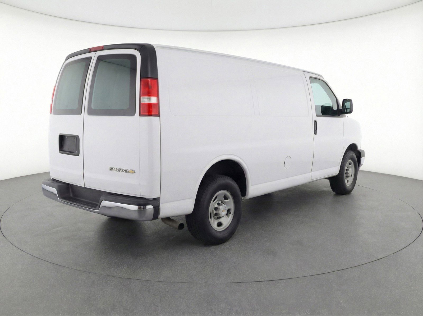 Used 2025 Chevrolet Express 3500 LT w/ LT Preferred Equipment Group image 9