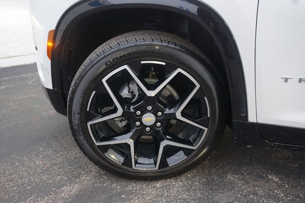 Certified 2025 Chevrolet Traverse High Country image 37