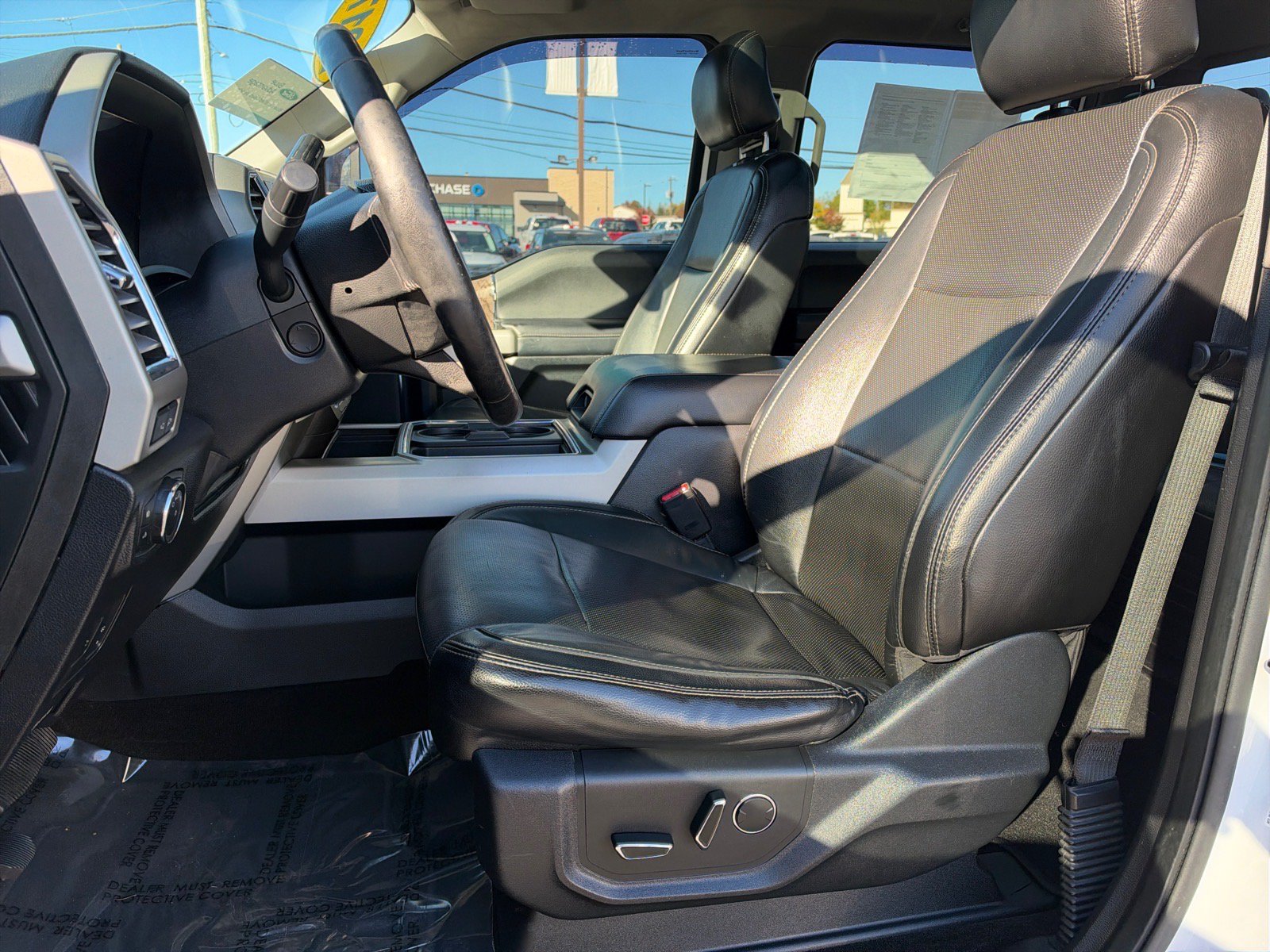 Used 2017 Ford F250 Lariat w/ Lariat Ultimate Package AWD/4WD image 8