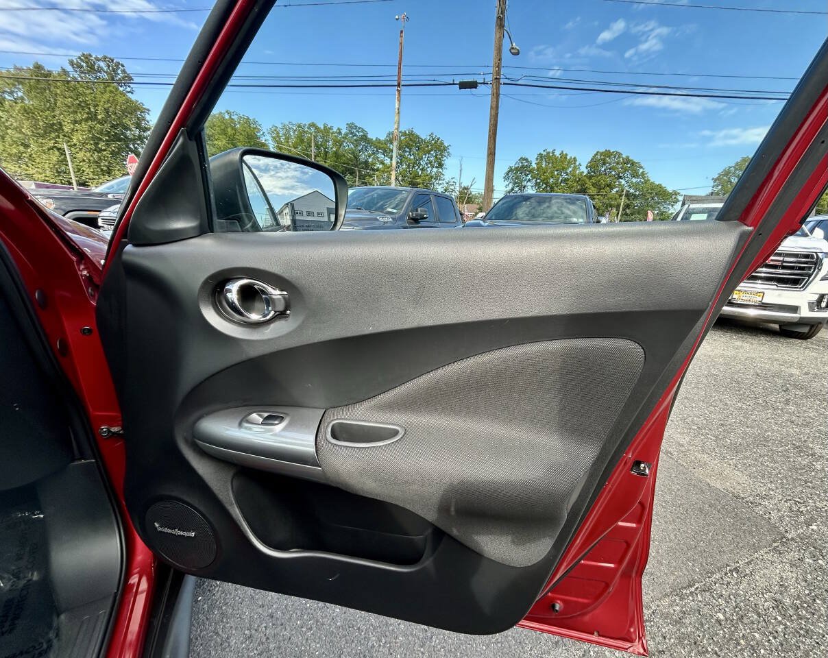 Used 2017 Nissan Juke SL FWD image 16