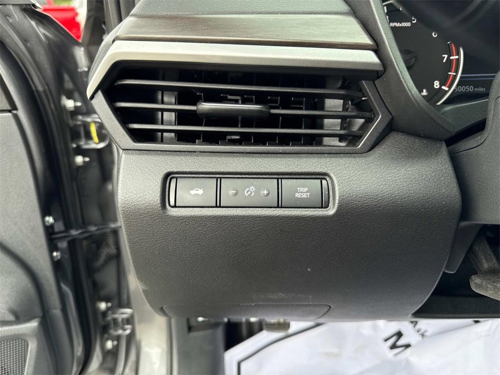 Used 2024 Nissan Altima 2.5 SV image 12