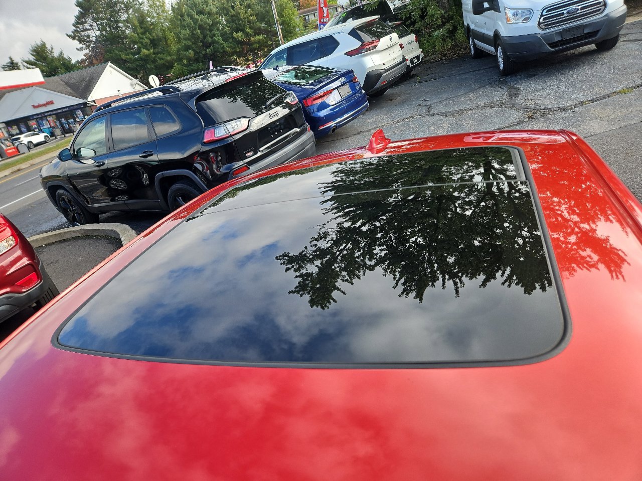 Used 2021 Volvo S60 T6 R-Design image 11