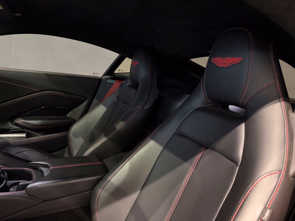 Used 2020 Aston Martin V8 Vantage Coupe RWD image 28