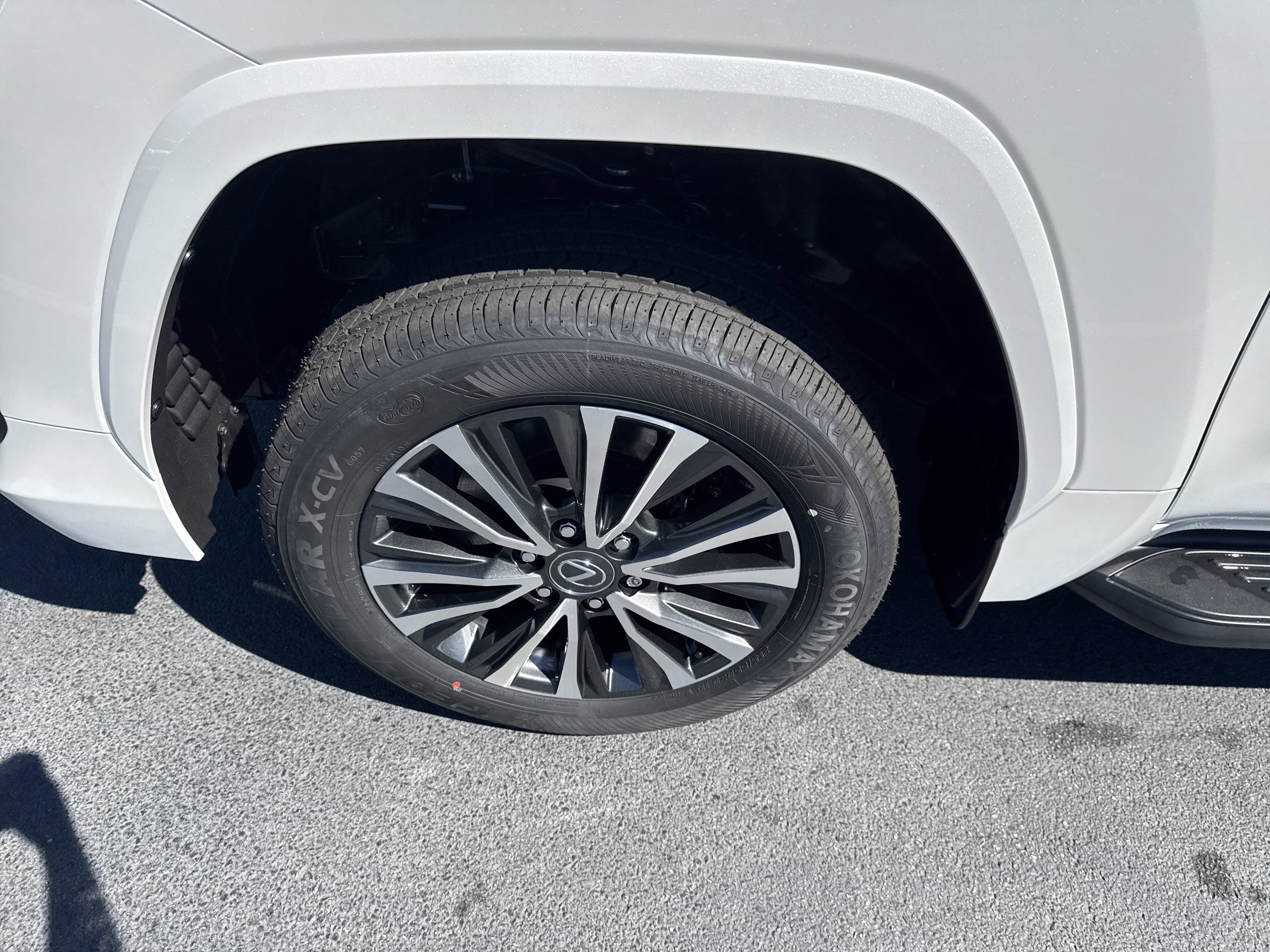 Used 2025 Lexus LX 600 4WD w/ Interior Upgrade Package image 9