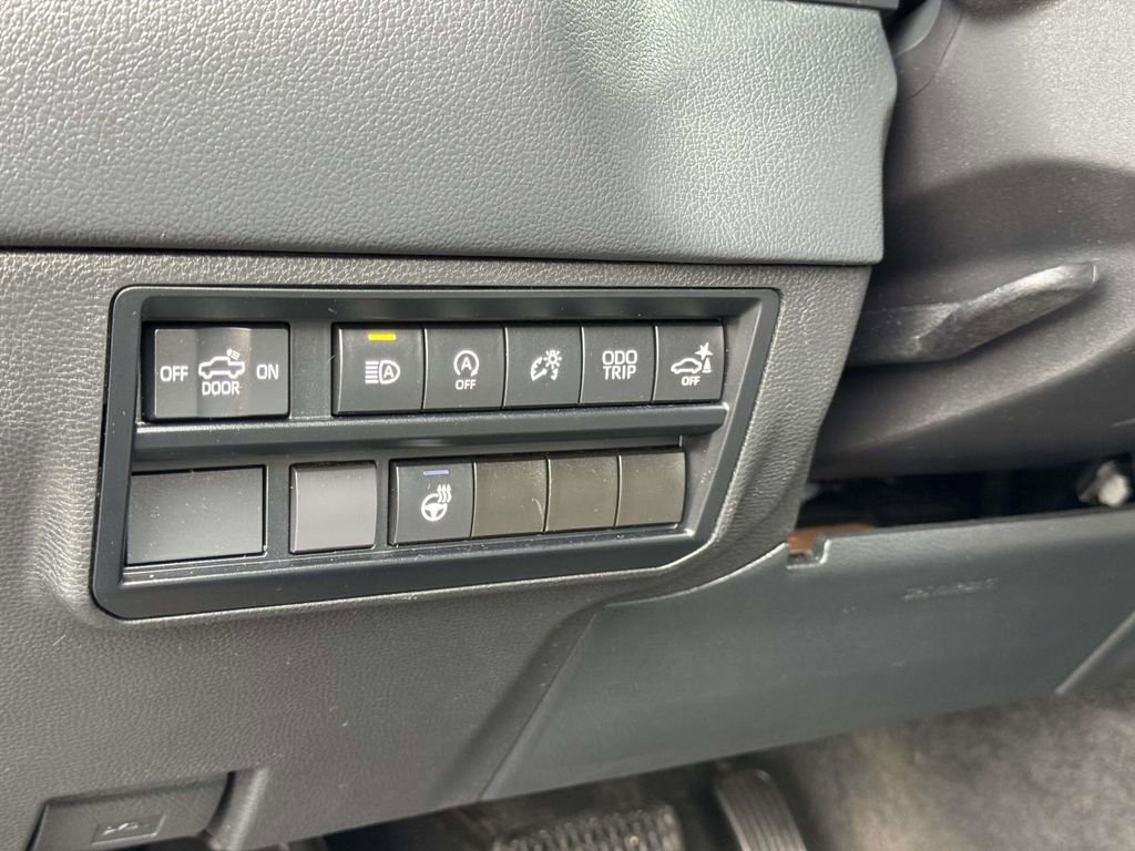 Used 2022 Toyota Tundra Limited image 10