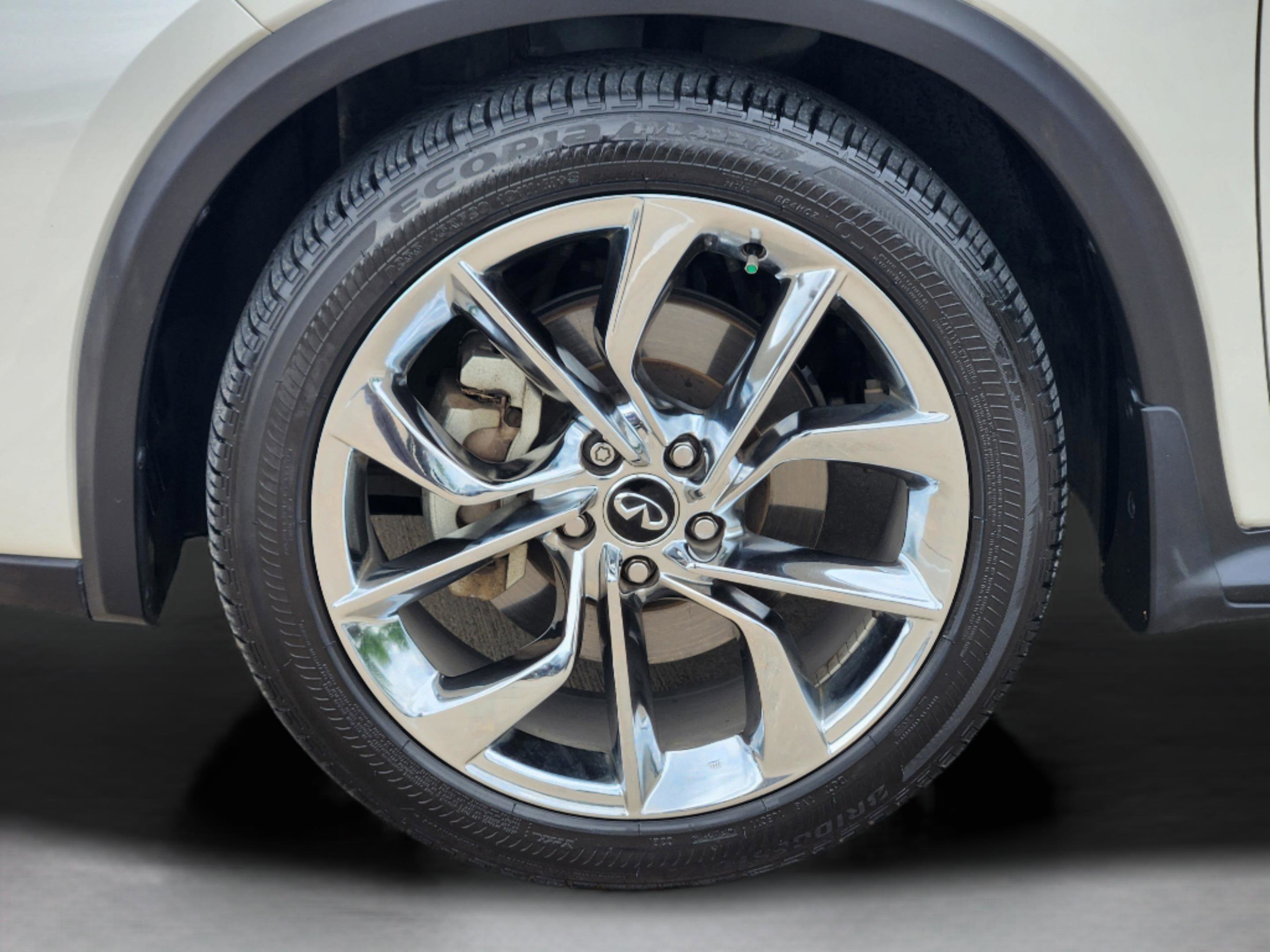 Used 2019 INFINITI QX50 Essential w/ Sensory Package FWD image 39