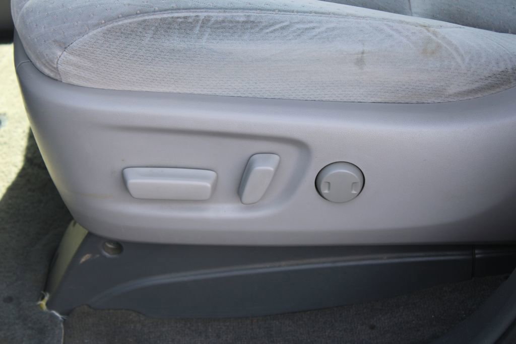 Used 2015 Toyota Sienna LE image 19