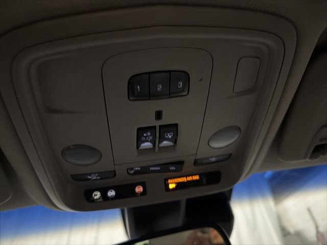 Used 2013 Cadillac XTS Luxury w/ Driver Awareness Package image 24