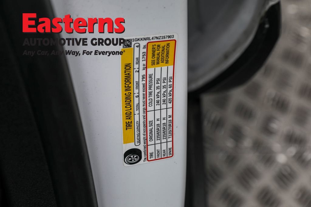 Used 2022 GMC Acadia SLE image 37