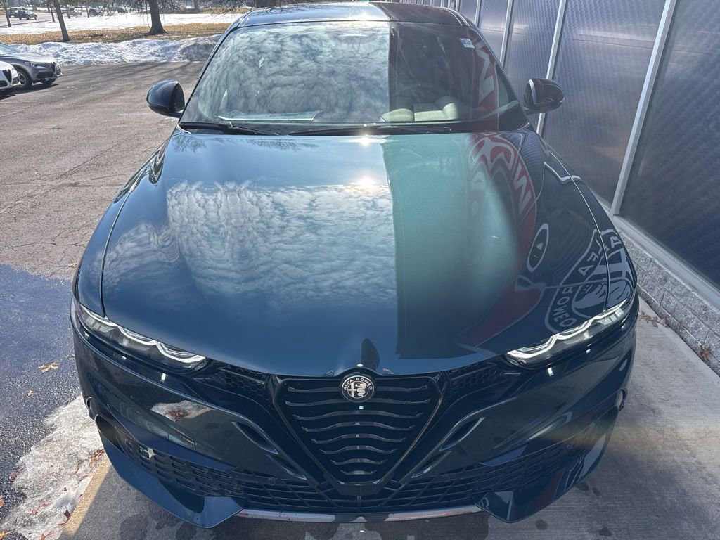 New 2026 Alfa Romeo Tonale Sprint w/ Black Premium Package image 5