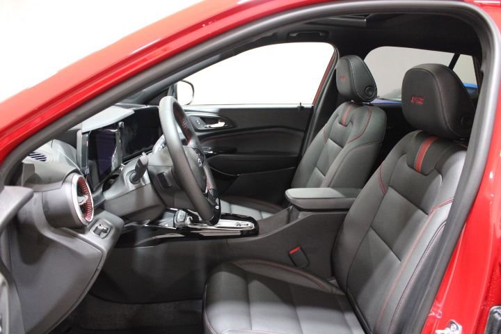 New 2026 Chevrolet Trax RS w/ Sunroof Package image 19